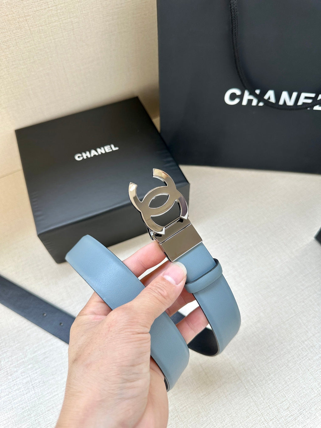 CC 30MM BELT IN STONE BLUE AND BLACK CALFSKIN WITH SILVER HARDWARE